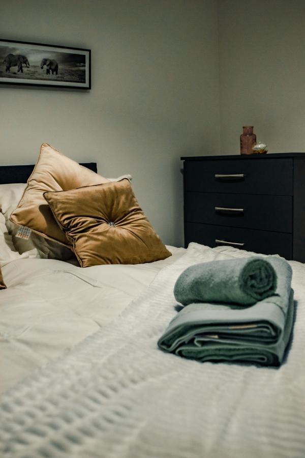 Bv Cosy Basement Apartment At Conditioning House Bradford  Eksteriør bilde