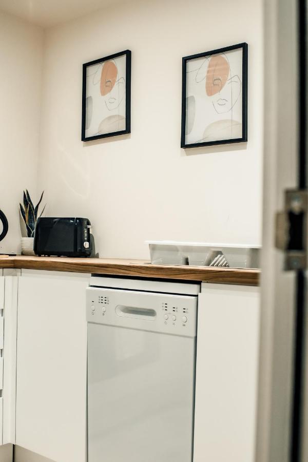 Bv Cosy Basement Apartment At Conditioning House Bradford  Eksteriør bilde