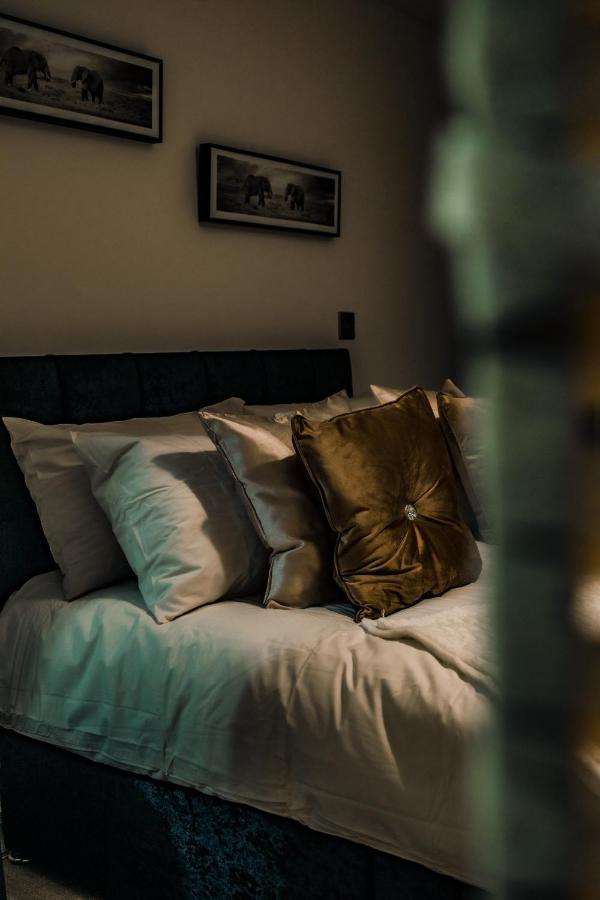 Bv Cosy Basement Apartment At Conditioning House Bradford  Eksteriør bilde