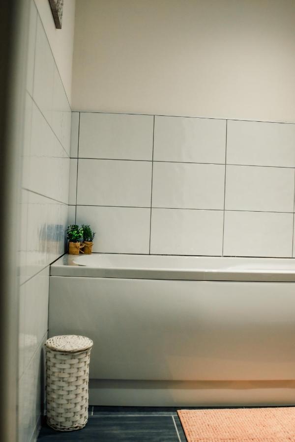 Bv Cosy Basement Apartment At Conditioning House Bradford  Eksteriør bilde