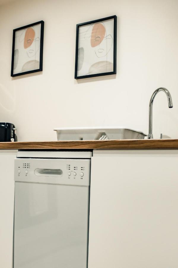 Bv Cosy Basement Apartment At Conditioning House Bradford  Eksteriør bilde