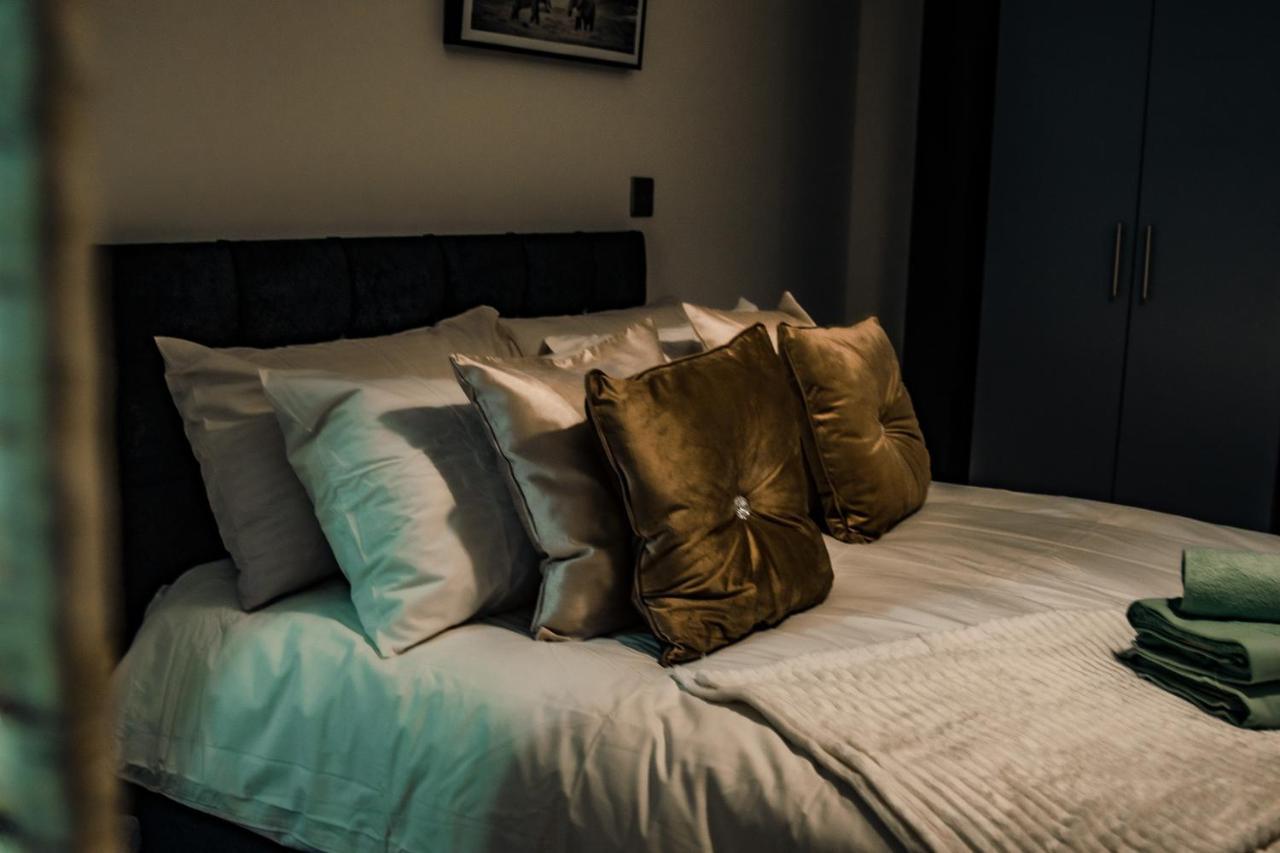 Bv Cosy Basement Apartment At Conditioning House Bradford  Eksteriør bilde